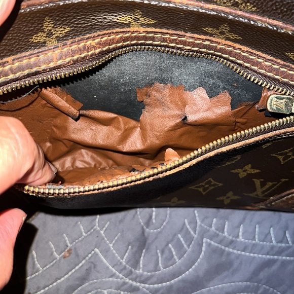 Louis Vuitton Monogram Pochette Marly Dragonne GM Wristlet - Picture 6 of 8